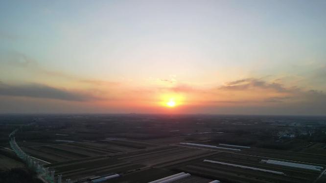 4K北方冬天建设中的高架桥与夕阳日落