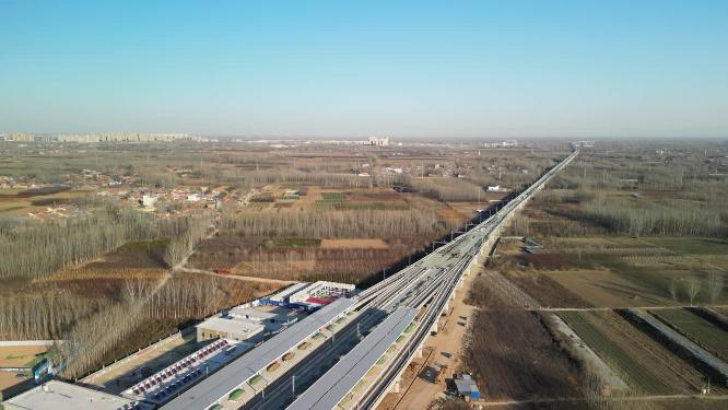 4K航拍建设中的R1线雄安-大兴快线工程永清站