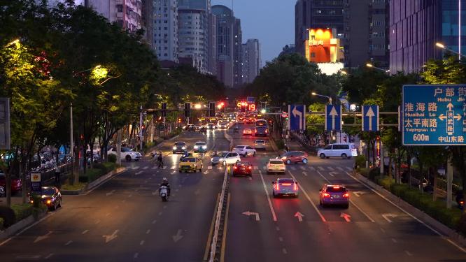 夜幕下的城市夜景道路车流