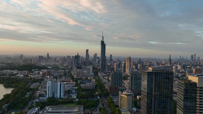 航拍日出时分的南京城市风光