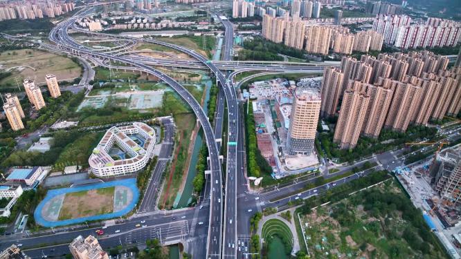 航拍城市繁忙的立交桥道路车流