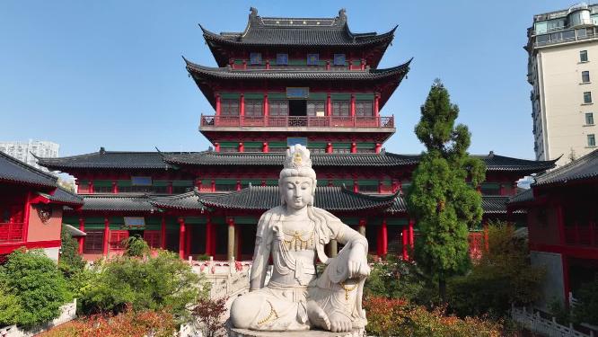 航拍秋日里的南京毗卢寺风光