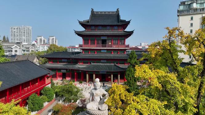 航拍秋日里的南京毗卢寺风光