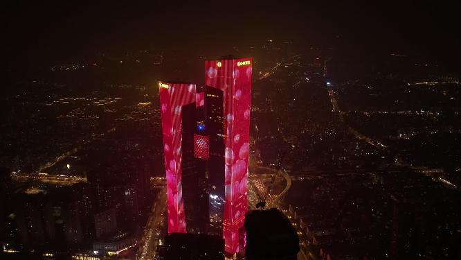 航拍南京金鹰世界新年快乐灯光秀