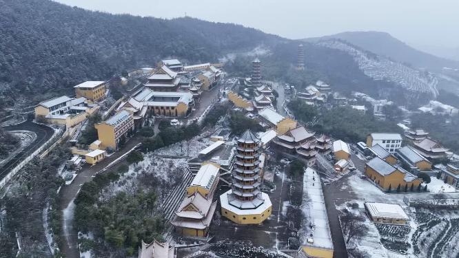 航拍南京宏觉寺雪景