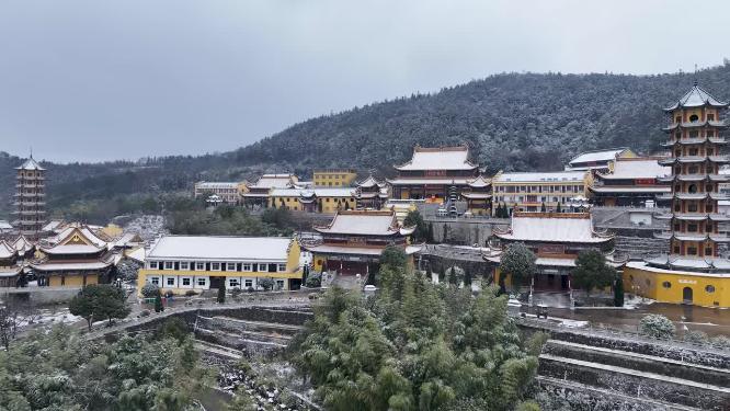 航拍南京宏觉寺雪景