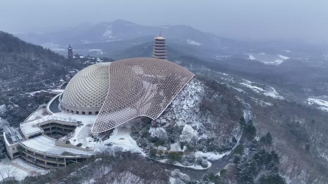 航拍南京牛首山风景区雪景