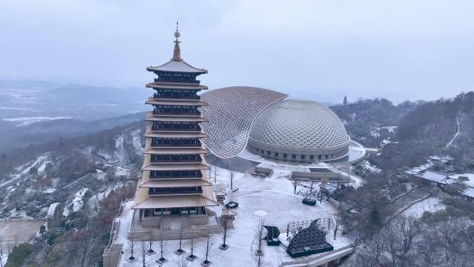 航拍南京牛首山风景区雪景