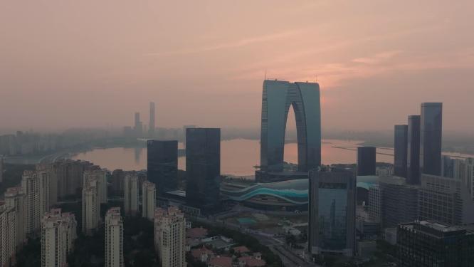 航拍日出时的苏州地标建筑东方之门