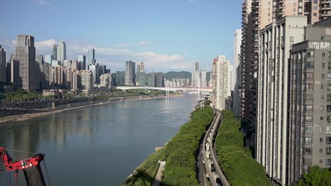 重庆江景轻轨地铁穿楼