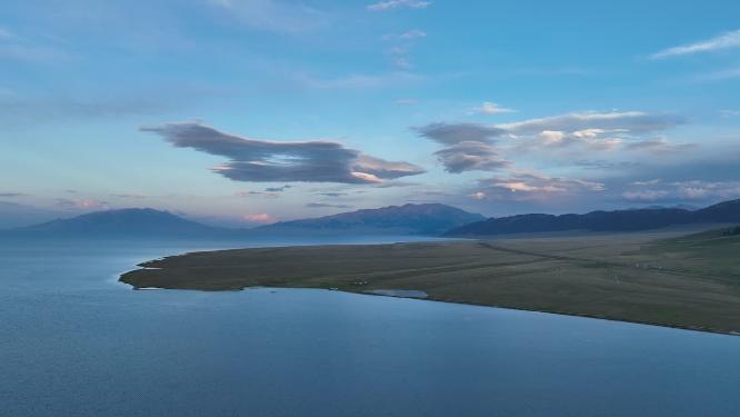 中国新疆赛里木湖夏季风景