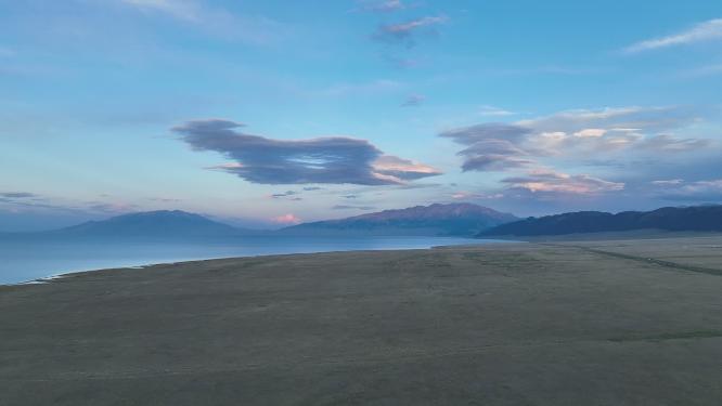 中国新疆赛里木湖夏季风景