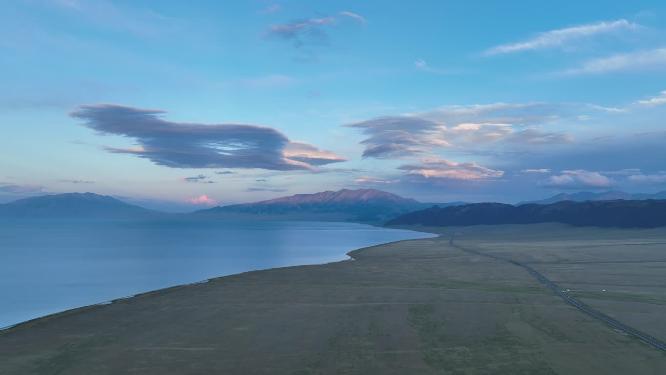 中国新疆赛里木湖夏季风景
