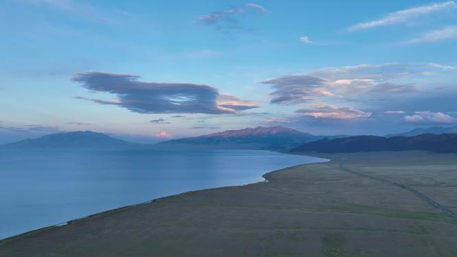 中国新疆赛里木湖夏季风景