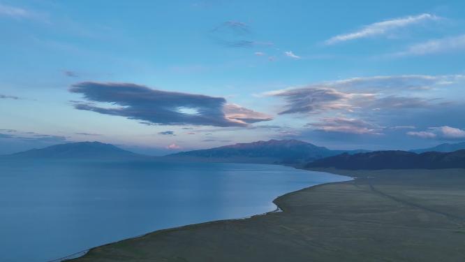 中国新疆赛里木湖夏季风景