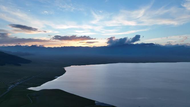 中国新疆赛里木湖夏季风景