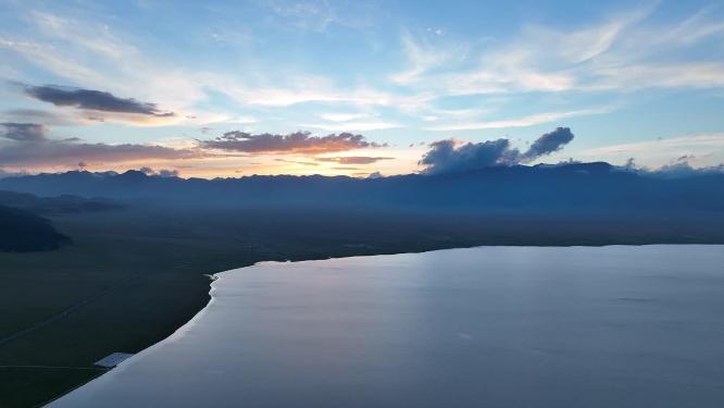 中国新疆赛里木湖夏季风景