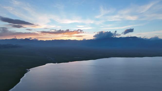中国新疆赛里木湖夏季风景