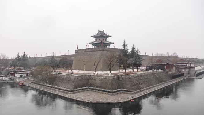 大雪下的西安城墙