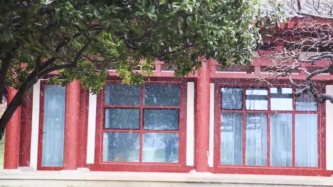 大雪下的古建筑  雨雪交加的冬天