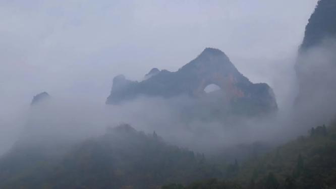 桂林阳朔月亮山景区