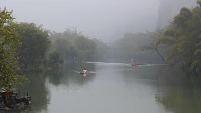 阳朔遇龙河竹筏漂流