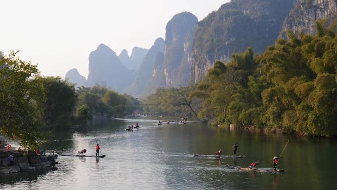 阳朔遇龙河竹筏漂流