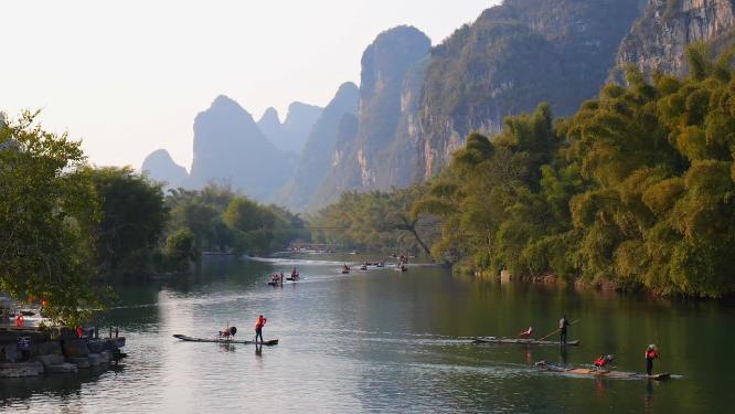 阳朔遇龙河竹筏漂流