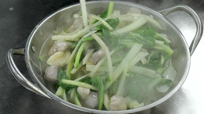荔浦芋头焖小白菜