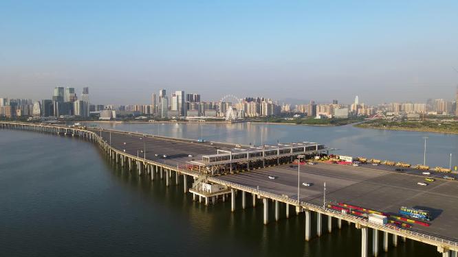 航拍广深沿江高速前海收费站车流