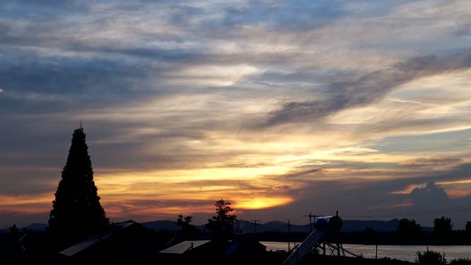 五彩的夕阳