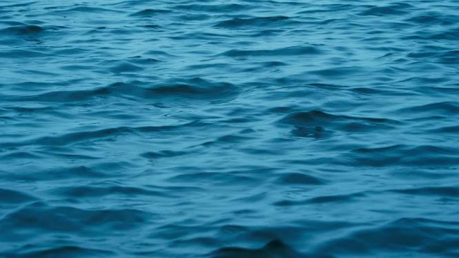 冰冷的海水实拍镜头