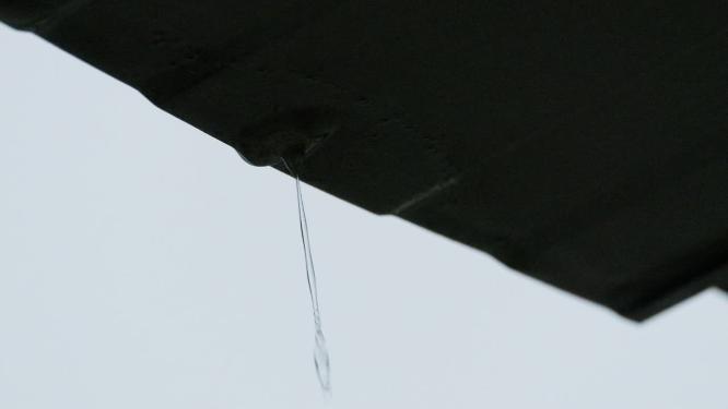 下雨水滴慢镜头4K实拍