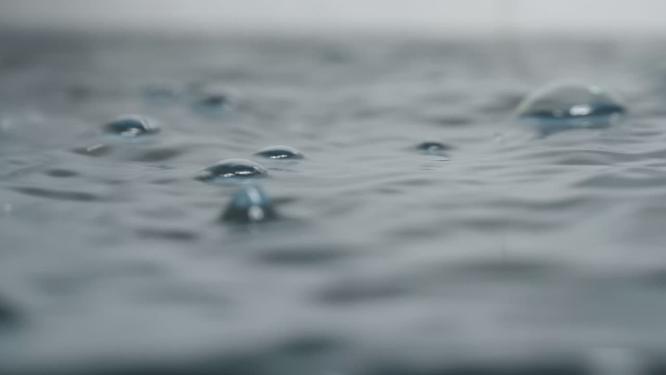 水面自来水开水冒气泡特写实拍