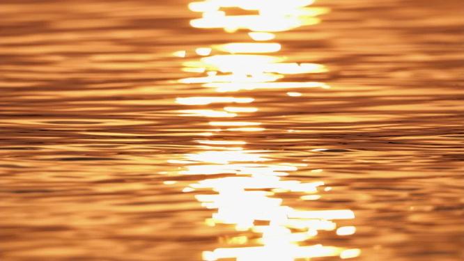 黄昏夕阳落日金色海面水面实拍