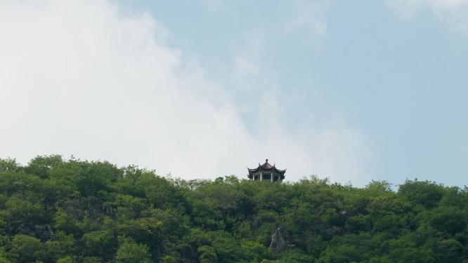 山顶寺庙凉亭蓝天白云烟雾缭绕