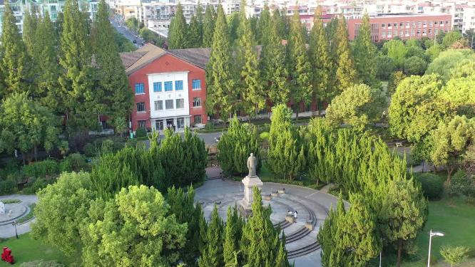 上海体育学院