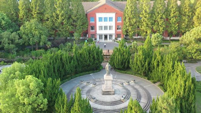上海体育学院