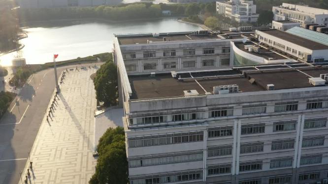 上海对外经贸大学