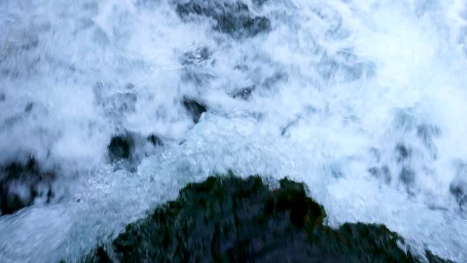 4K泉城济南趵突泉景区流淌着清澈的水面