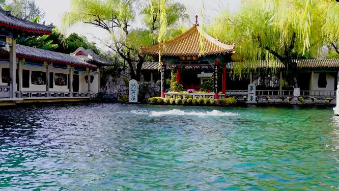 4K实拍泉城济南趵突泉公园景区旅游园林泉水视频