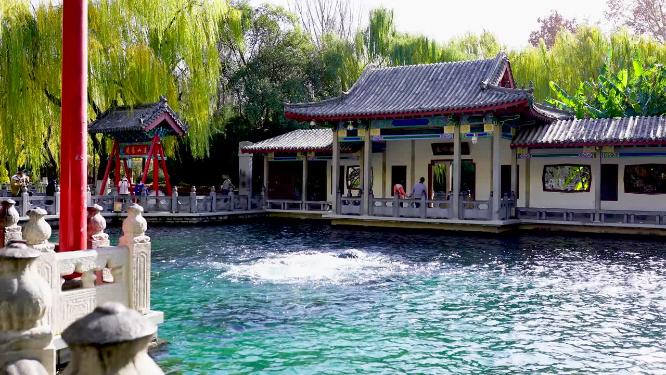 4K实拍泉城济南趵突泉公园景区旅游园林泉水视频