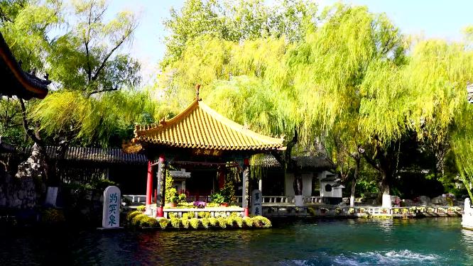 山东省旅游城市泉城济南天下第一泉景区趵突泉公园游客视角实拍4K视频