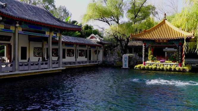 山东省旅游城市泉城济南天下第一泉景区趵突泉公园游客视角实拍4K视频
