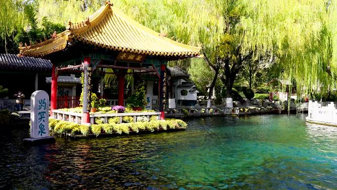 山东省旅游城市泉城济南天下第一泉景区趵突泉公园游客视角实拍4K视频