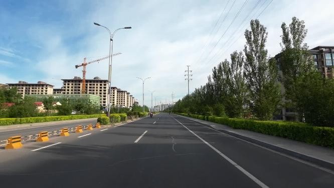 开车第一视角沿途风景 行驶在公路上