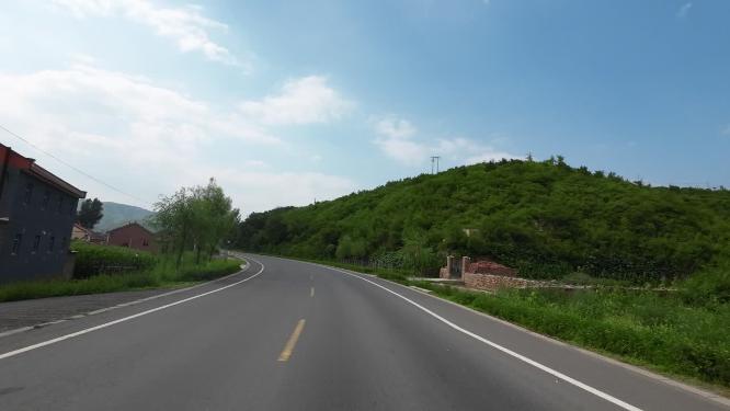 开车第一视角沿途风景 行驶在公路上