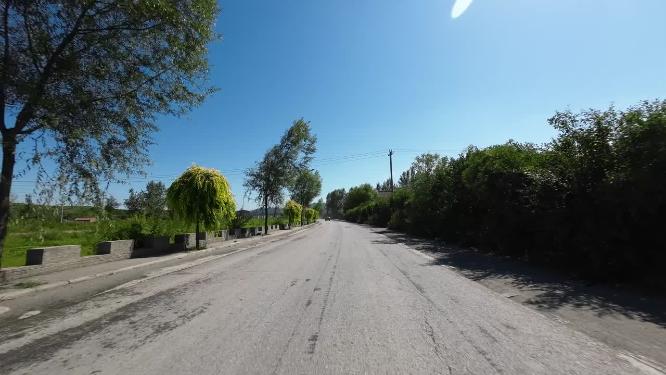 开车第一视角沿途风景 行驶在公路上