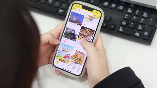 青少年沉迷游戏 孩子玩游戏