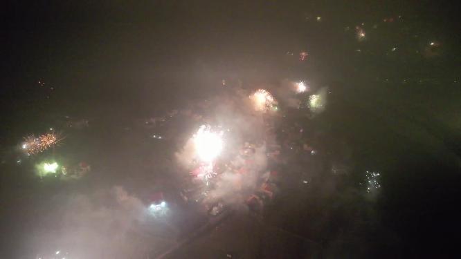 航拍农村除夕夜放烟花氛围空镜